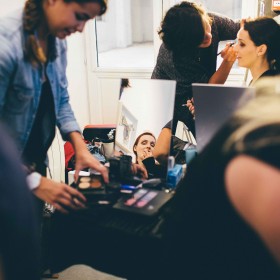 defile-carolineQuesnel2015backstage-coiffure-Beauty-Art_022