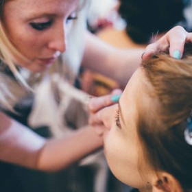 defile-carolineQuesnel2015backstage-coiffure-Beauty-Art_025